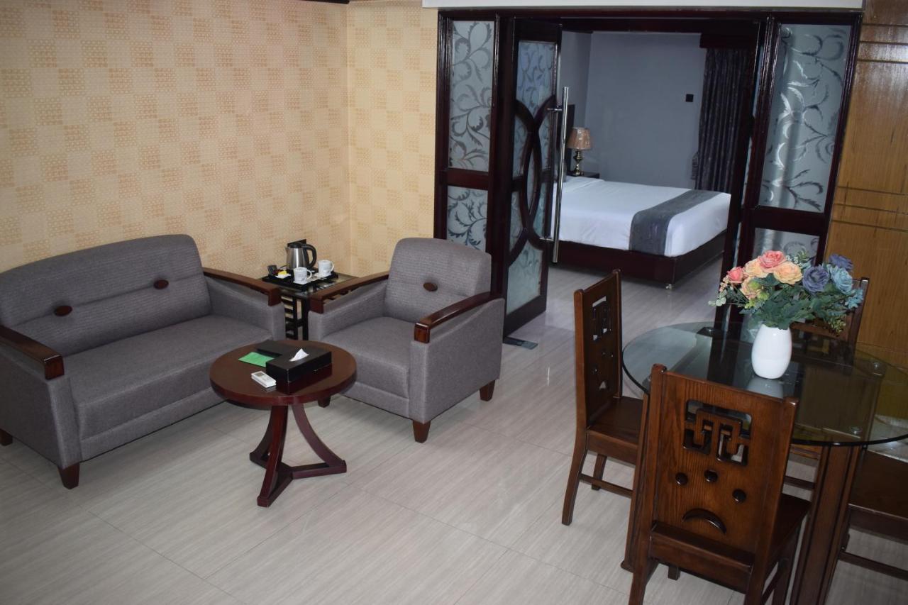 Momo Inn Bogra Экстерьер фото